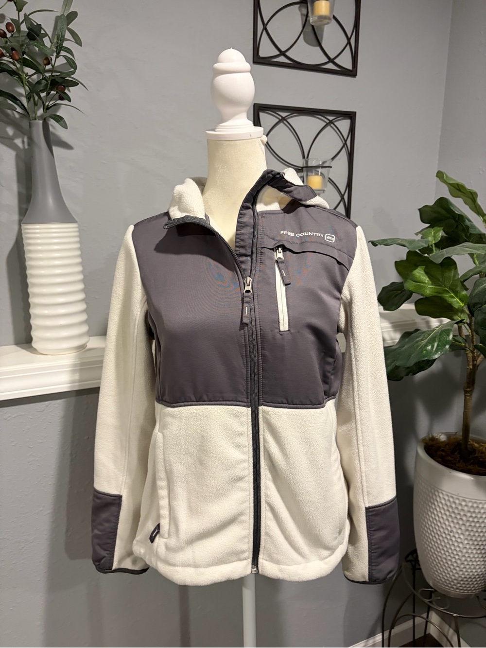 Free Country Cream and Gray Hooded Teddy Fleece Jacket